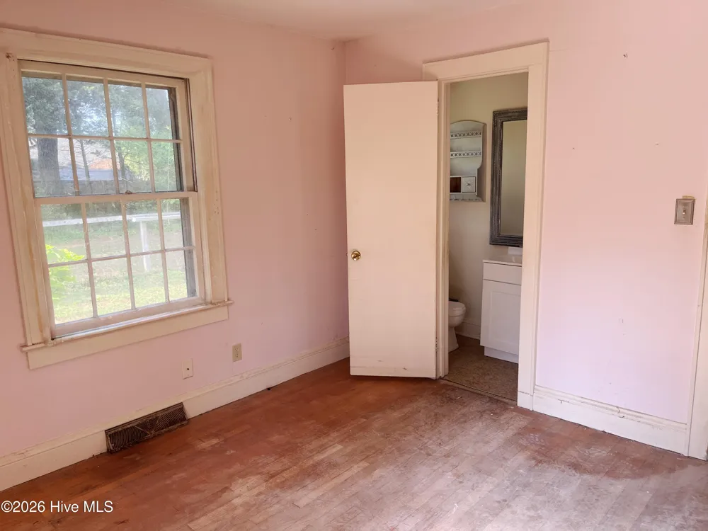 1005 W Queen Street Edenton, NC 27932
