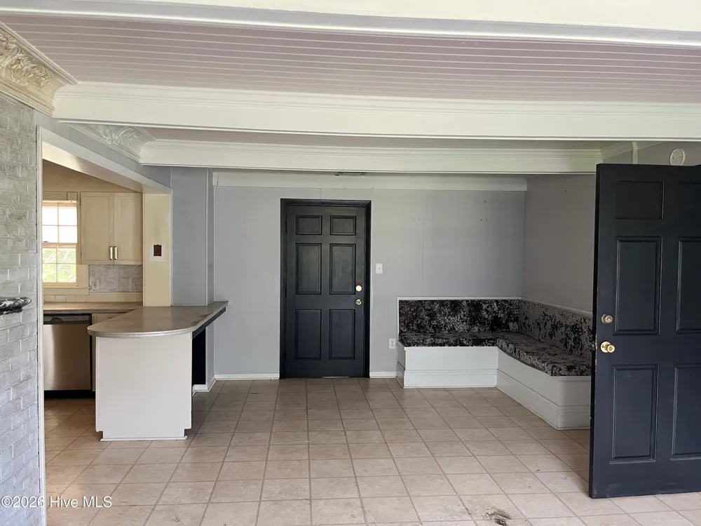 1005 W Queen Street Edenton, NC 27932