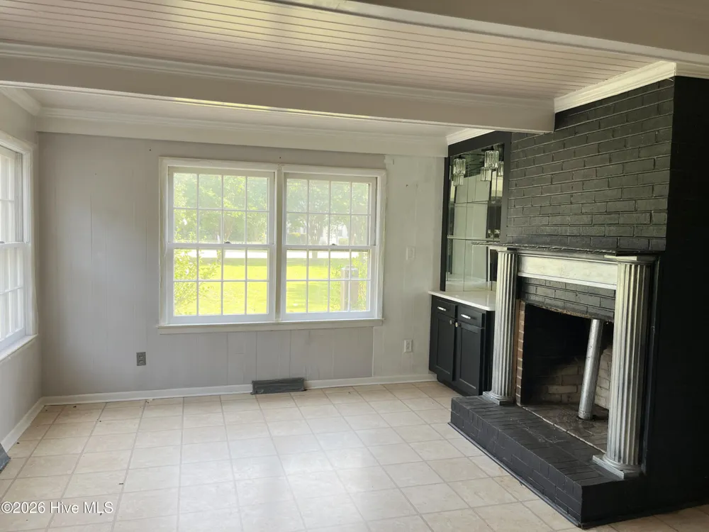 1005 W Queen Street Edenton, NC 27932