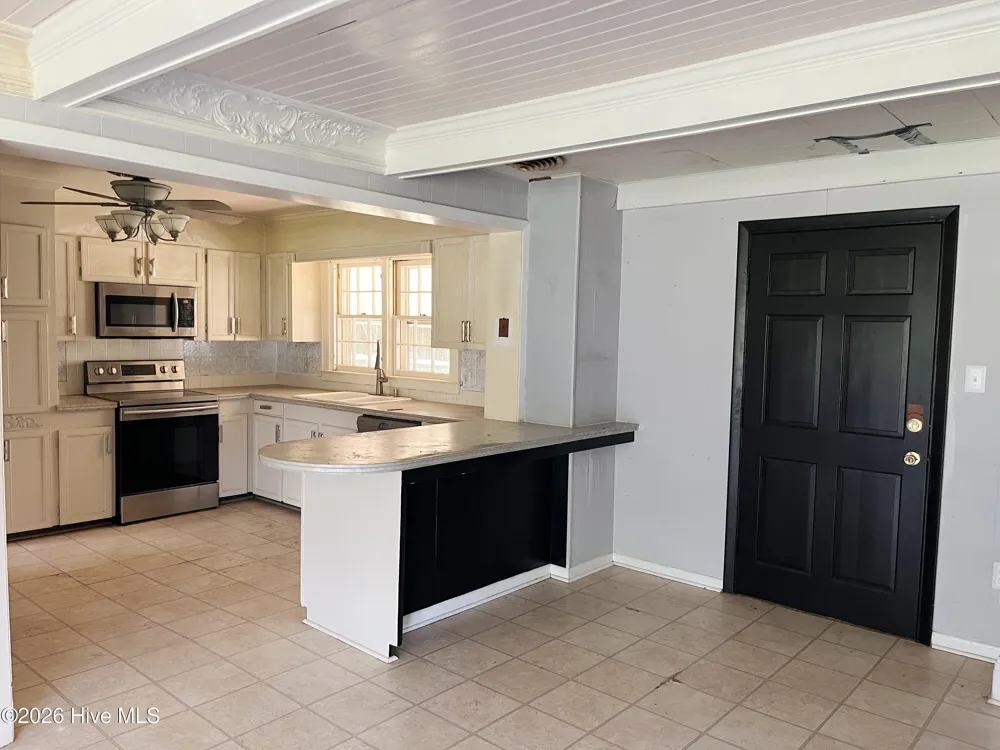 1005 W Queen Street Edenton, NC 27932