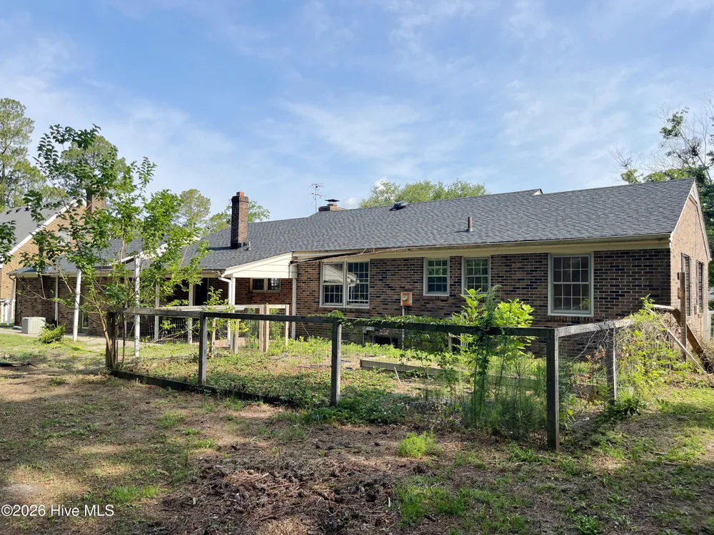 1005 W Queen Street Edenton, NC 27932