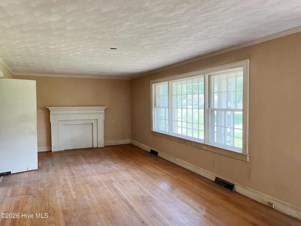 1005 W Queen Street Edenton, NC 27932