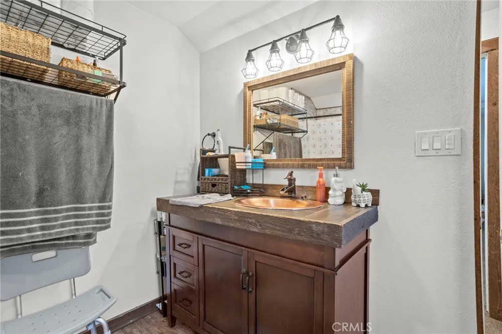 40041 Dutton Cherry Valley, CA 92223