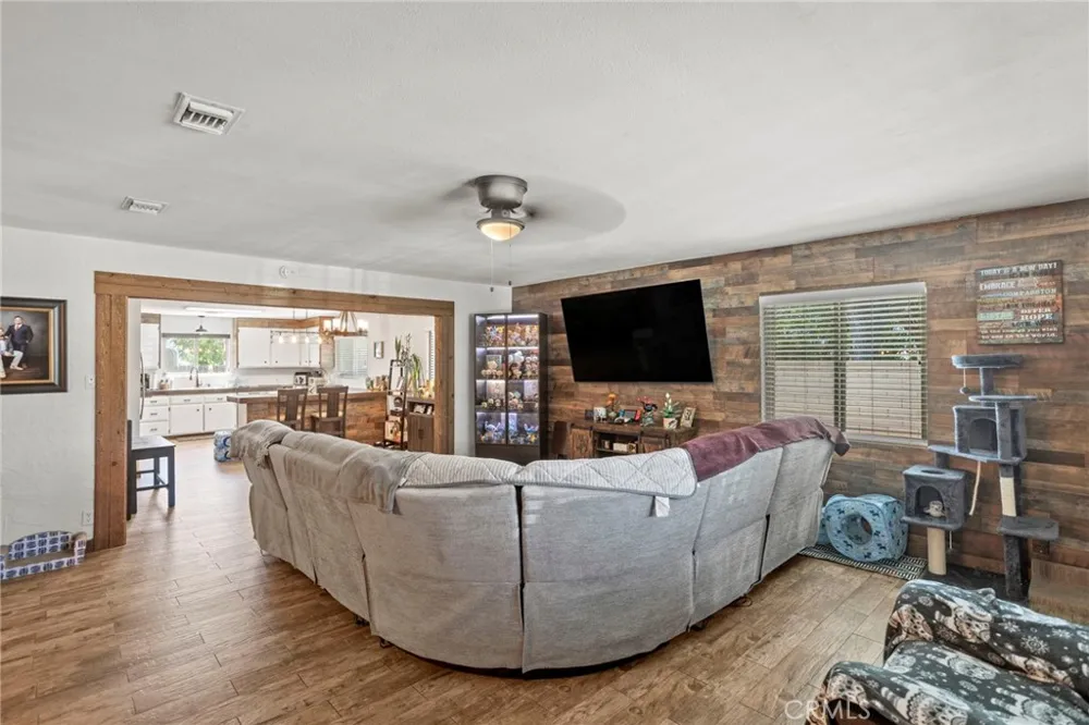 40041 Dutton Cherry Valley, CA 92223