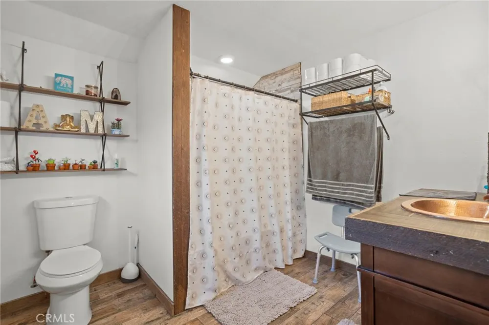 40041 Dutton Cherry Valley, CA 92223