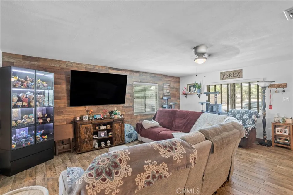 40041 Dutton Cherry Valley, CA 92223