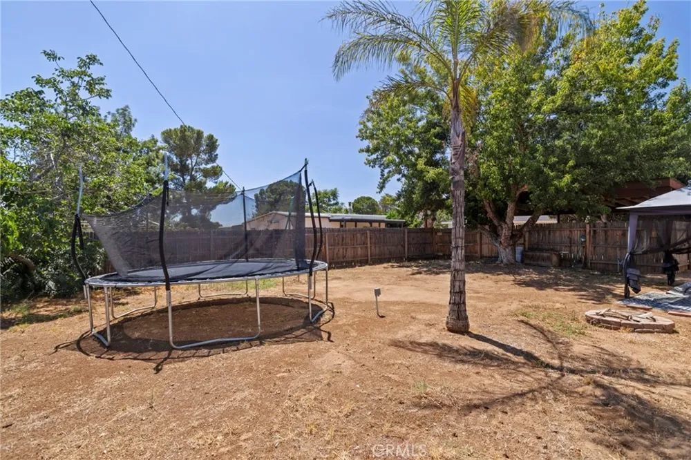 40041 Dutton Cherry Valley, CA 92223
