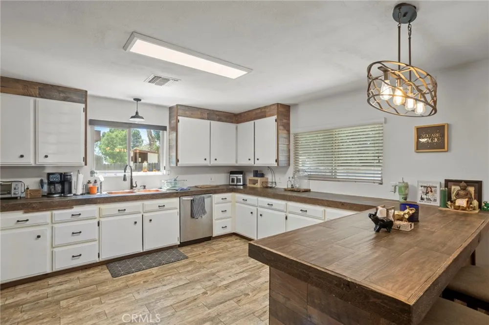 40041 Dutton Cherry Valley, CA 92223