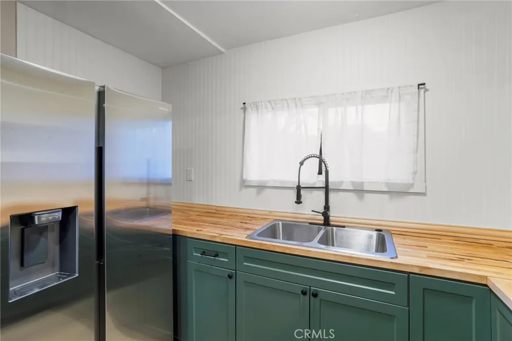 40041 Dutton Cherry Valley, CA 92223