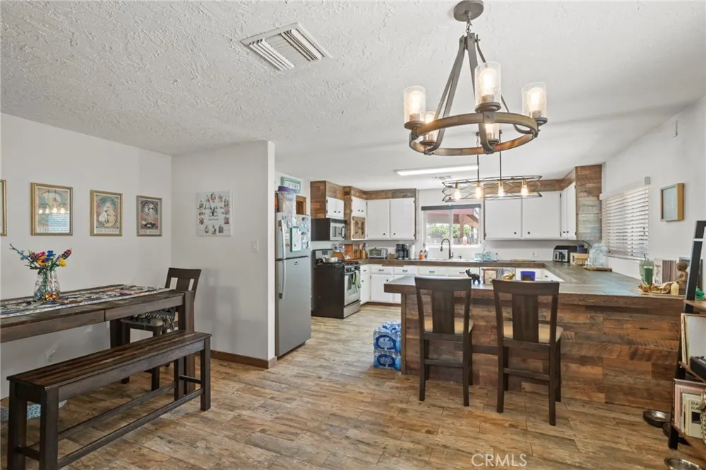 40041 Dutton Cherry Valley, CA 92223