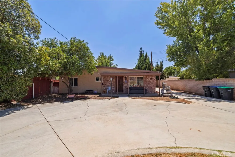 40041 Dutton Cherry Valley, CA 92223