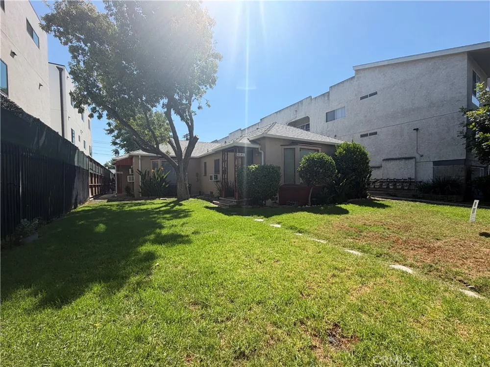 5646 Farmdale Avenue North Hollywood, CA 91601