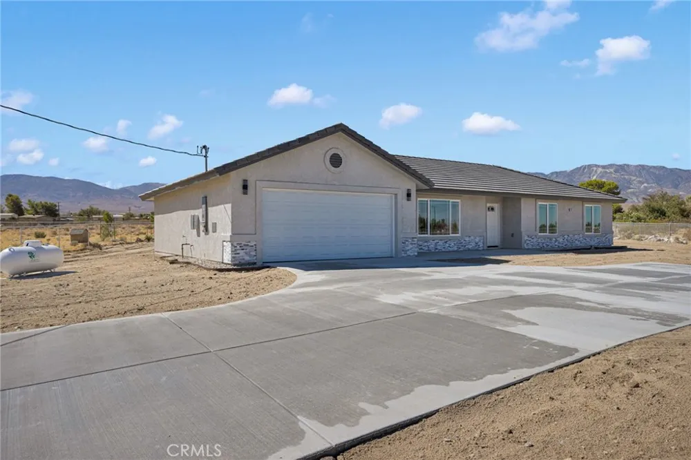 36115 Sutter Lucerne Valley, CA 92356