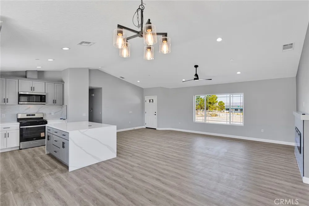 36115 Sutter Lucerne Valley, CA 92356