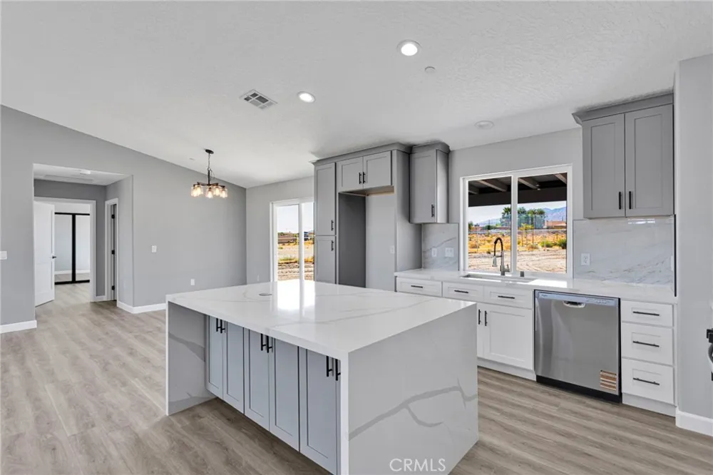 36115 Sutter Lucerne Valley, CA 92356
