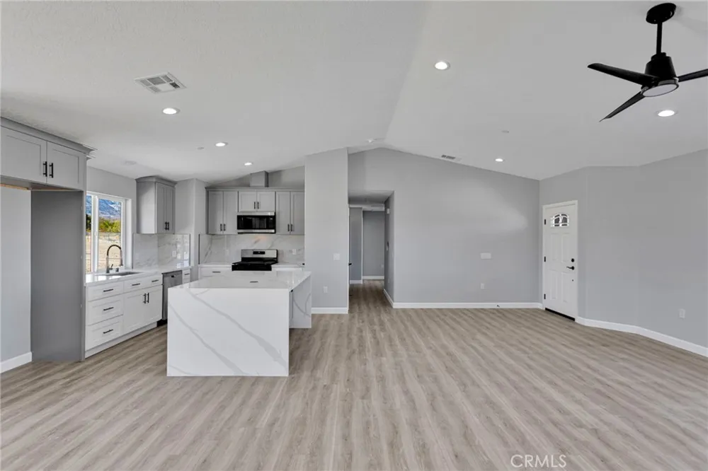 36115 Sutter Lucerne Valley, CA 92356