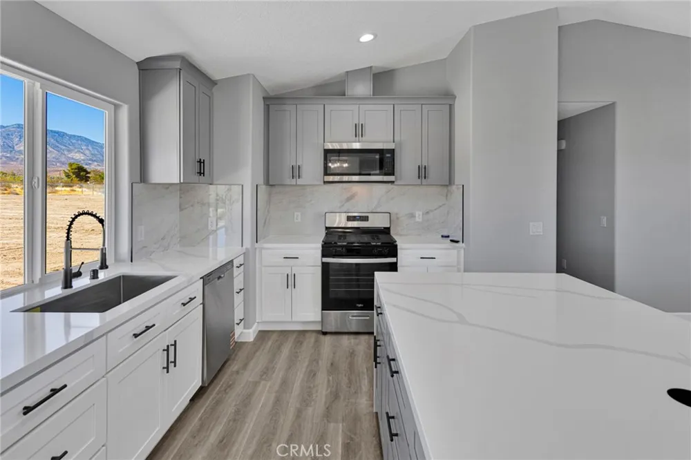 36115 Sutter Lucerne Valley, CA 92356