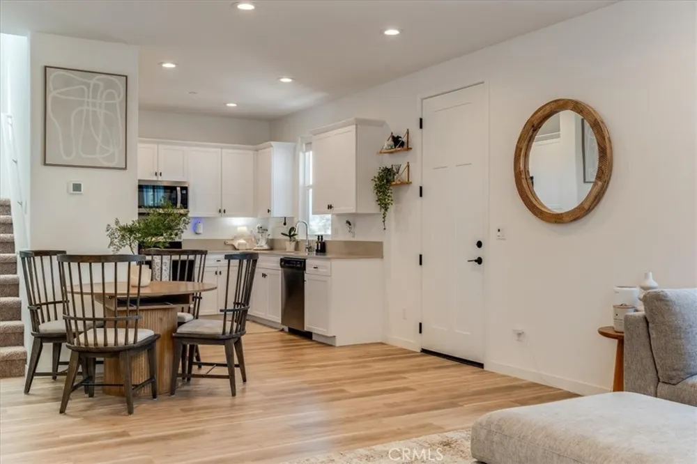 102 Earthwood San Luis Obispo, CA 93401