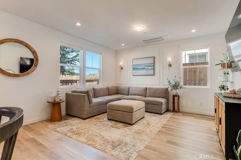 102 Earthwood San Luis Obispo, CA 93401