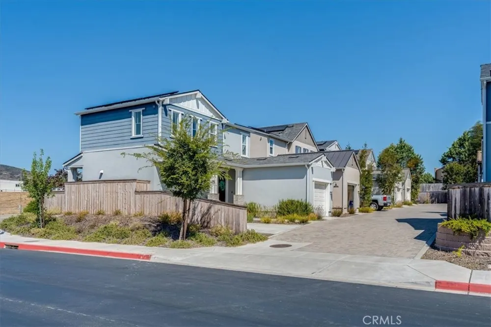 102 Earthwood San Luis Obispo, CA 93401