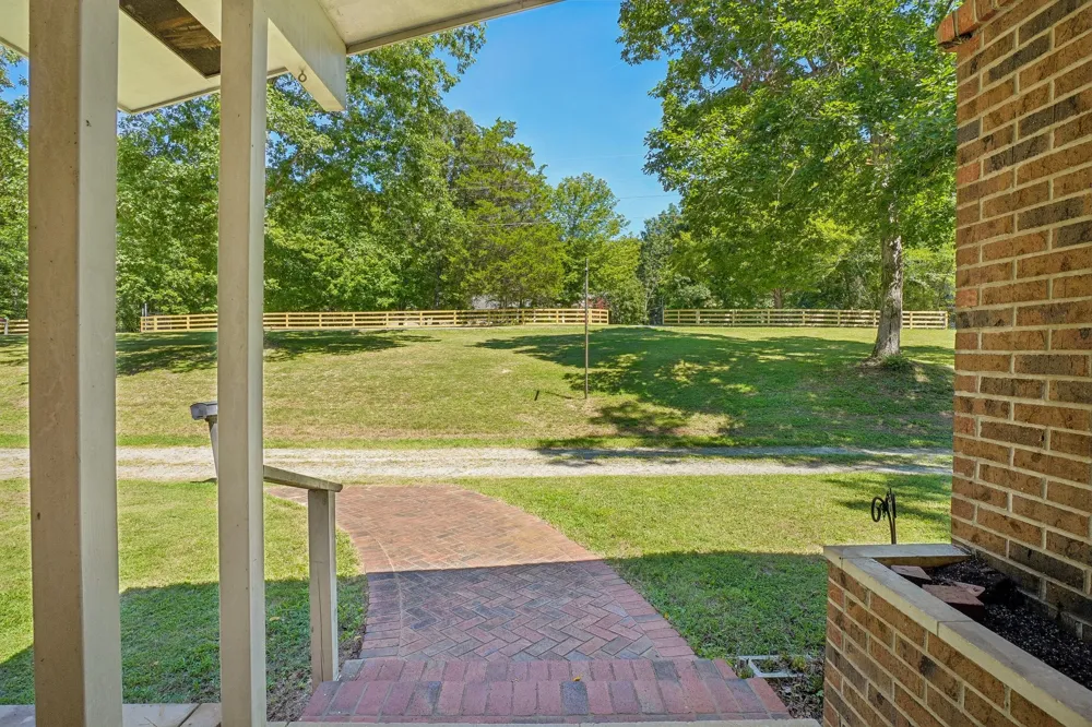 1071 Simms Heights Rd Kingston Springs, TN 37082