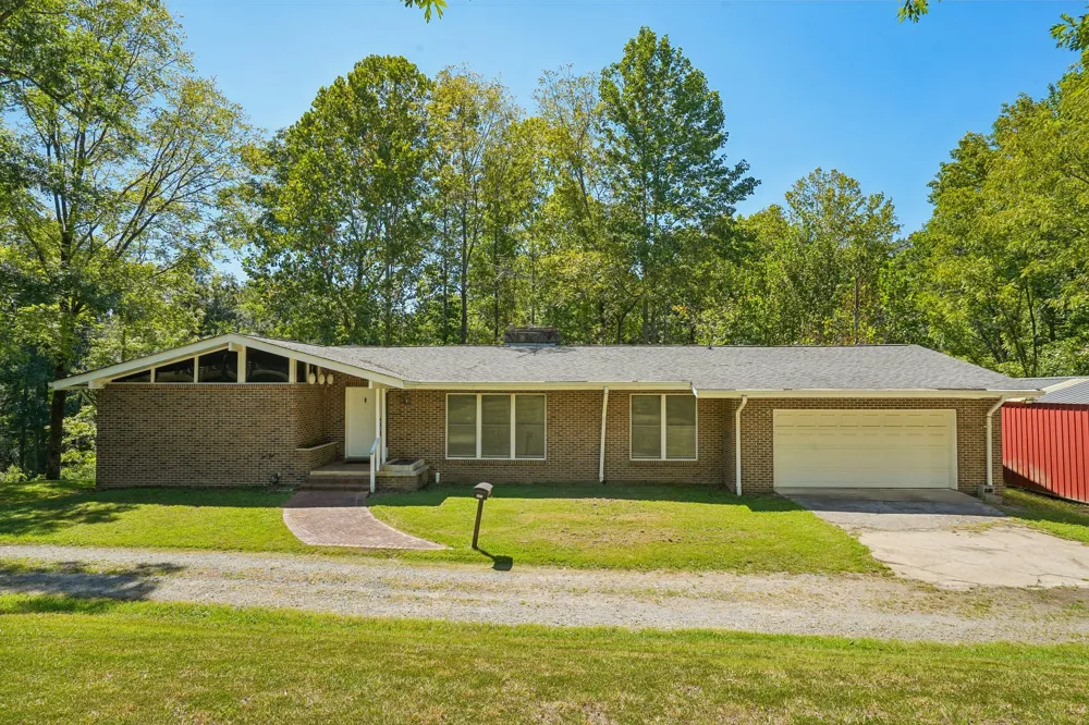 1071 Simms Heights Rd Kingston Springs, TN 37082