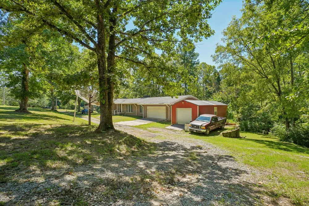1071 Simms Heights Rd Kingston Springs, TN 37082
