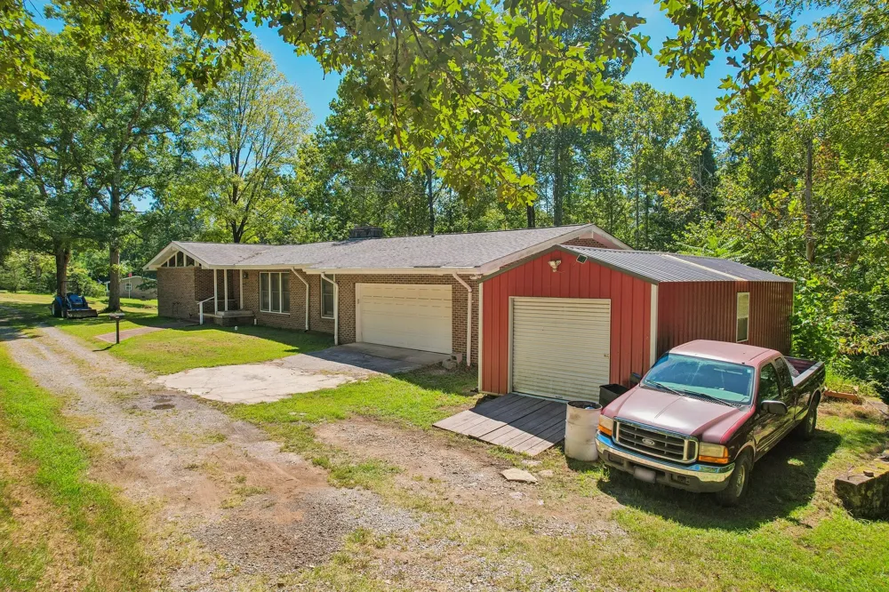 1071 Simms Heights Rd Kingston Springs, TN 37082
