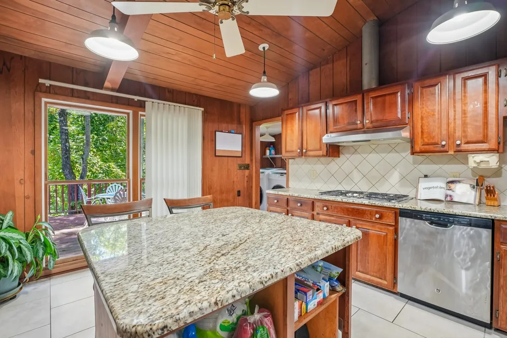 1071 Simms Heights Rd Kingston Springs, TN 37082