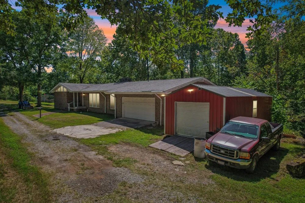 1071 Simms Heights Rd Kingston Springs, TN 37082