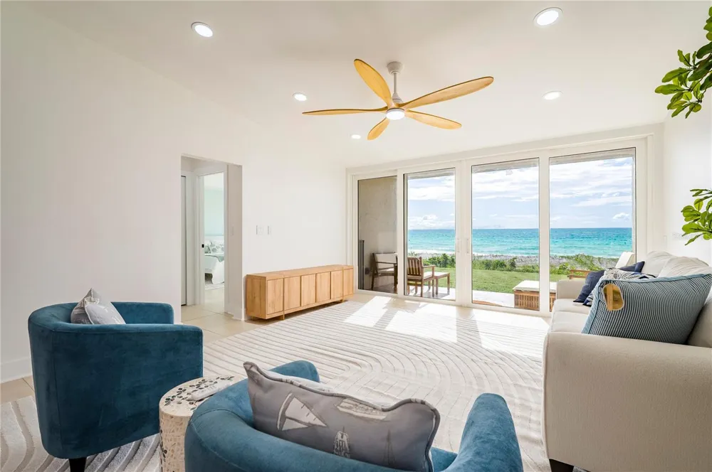 2900 GULF BOULEVARD #108 Belleair Beach, FL 33786