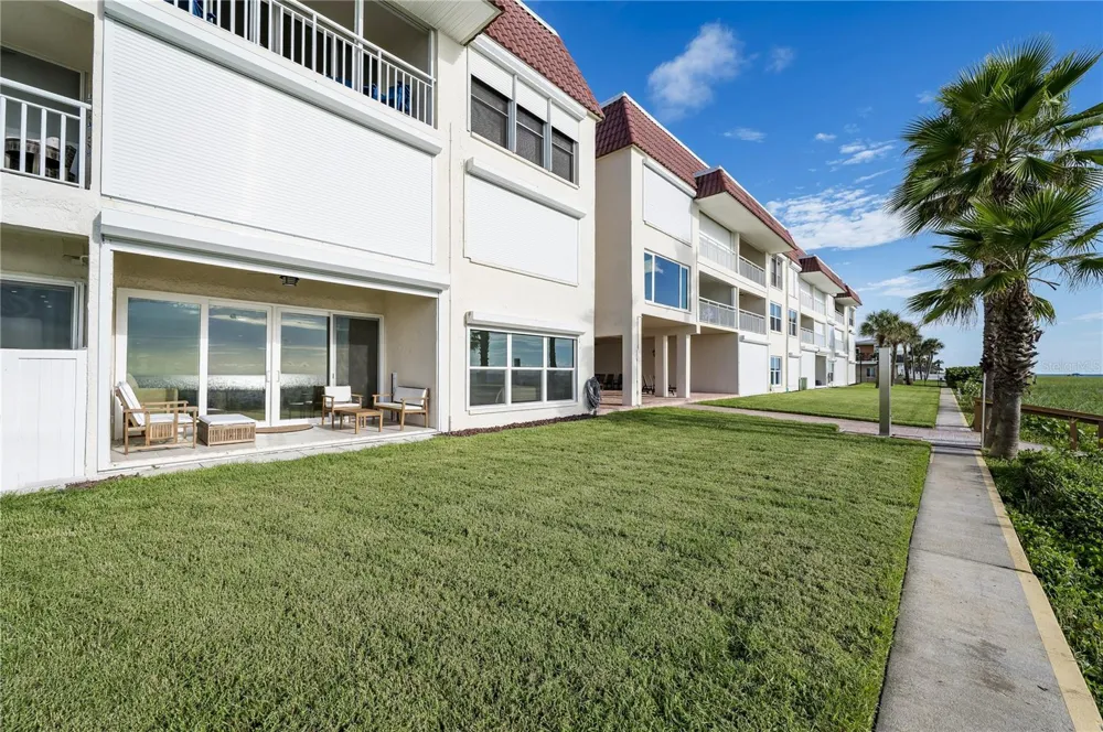 2900 GULF BOULEVARD #108 Belleair Beach, FL 33786