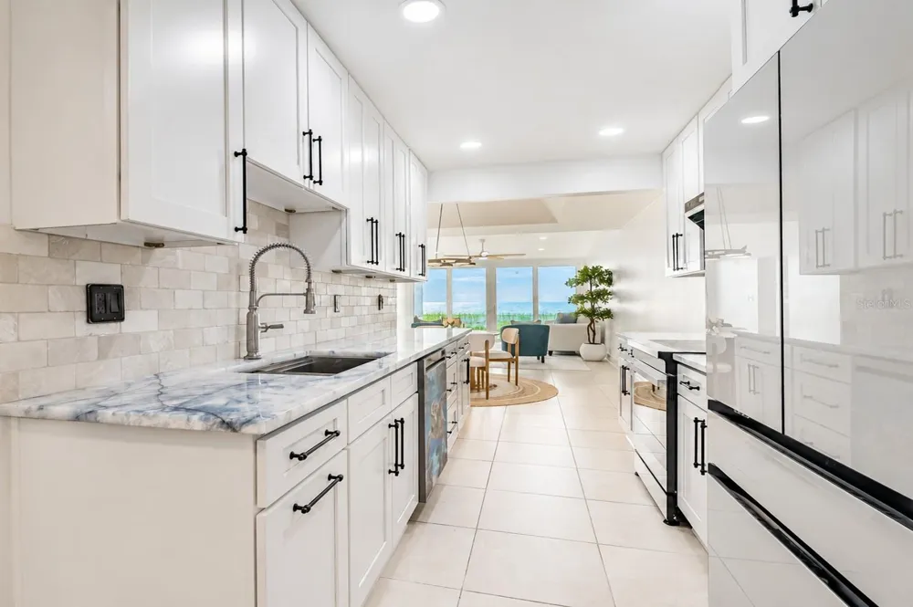 2900 GULF BOULEVARD #108 Belleair Beach, FL 33786