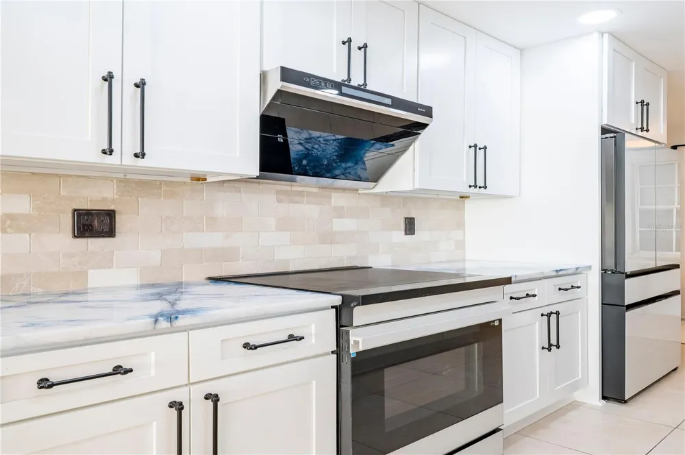 2900 GULF BOULEVARD #108 Belleair Beach, FL 33786