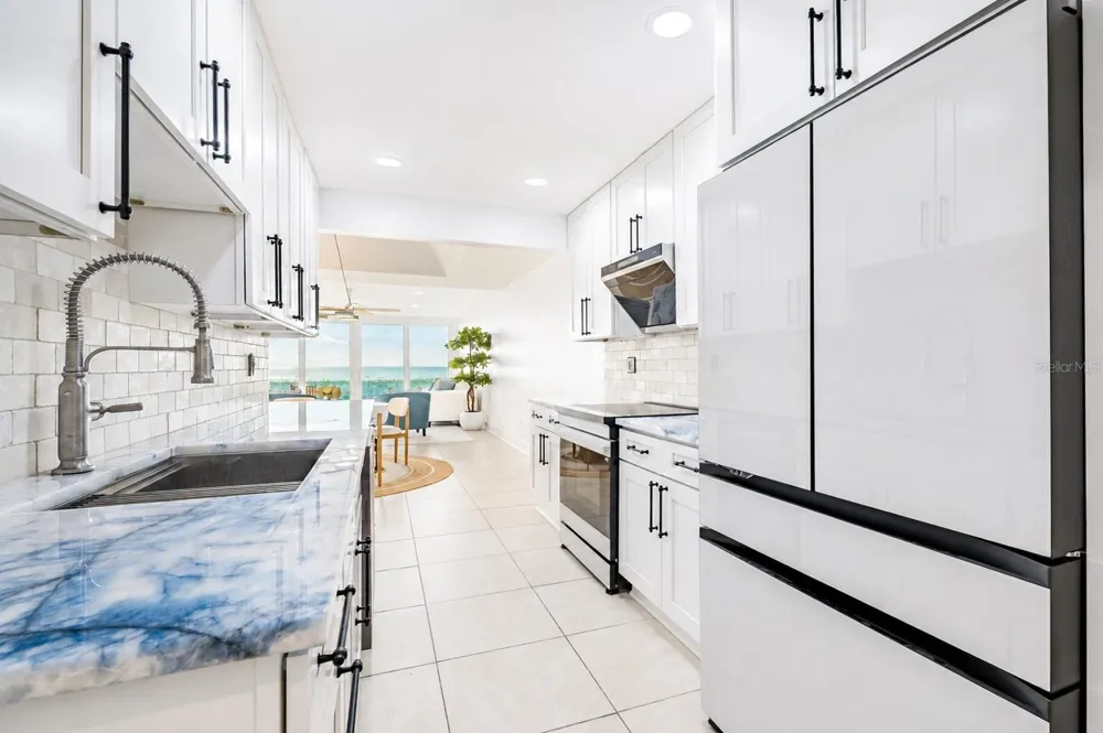 2900 GULF BOULEVARD #108 Belleair Beach, FL 33786