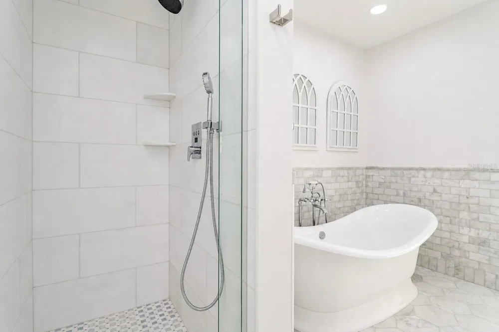 2900 GULF BOULEVARD #108 Belleair Beach, FL 33786