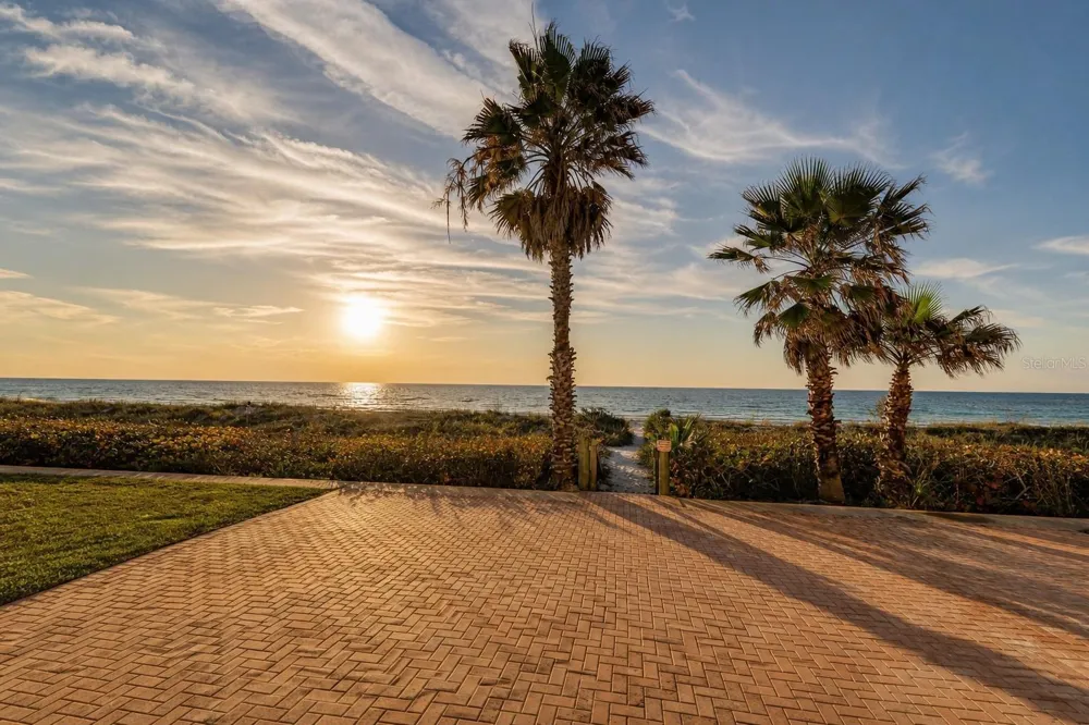 2900 GULF BOULEVARD #108 Belleair Beach, FL 33786