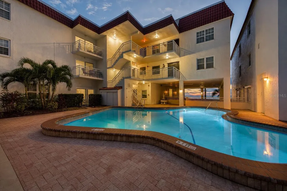 2900 GULF BOULEVARD #108 Belleair Beach, FL 33786