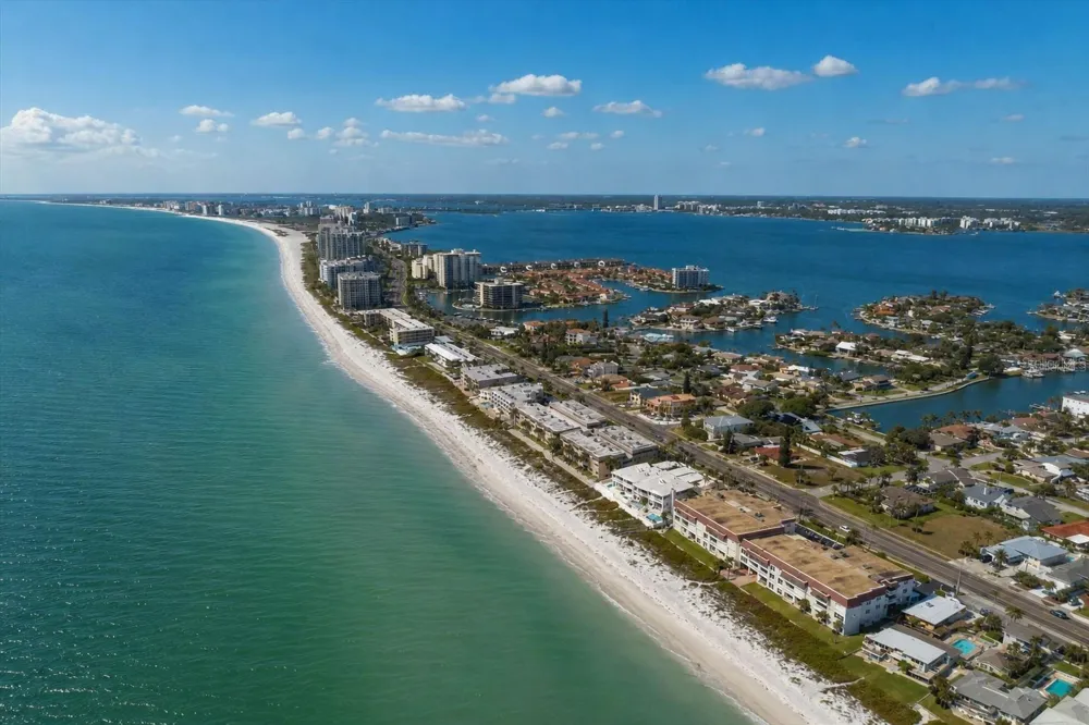 2900 GULF BOULEVARD #108 Belleair Beach, FL 33786