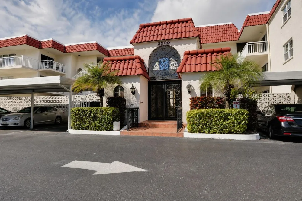 2900 GULF BOULEVARD #108 Belleair Beach, FL 33786