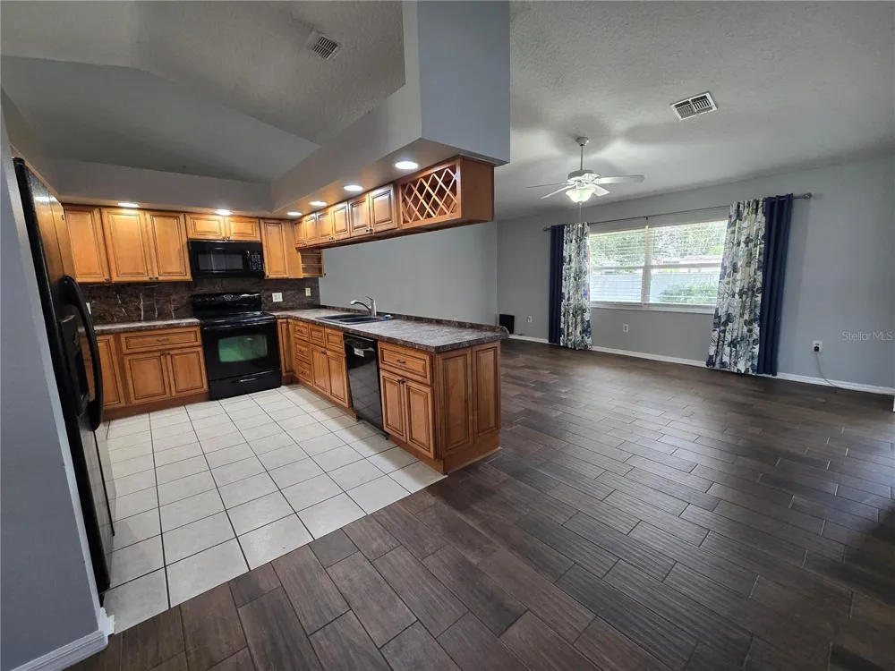 3901 LAUREL BRANCH COURT Lakeland, FL 33810