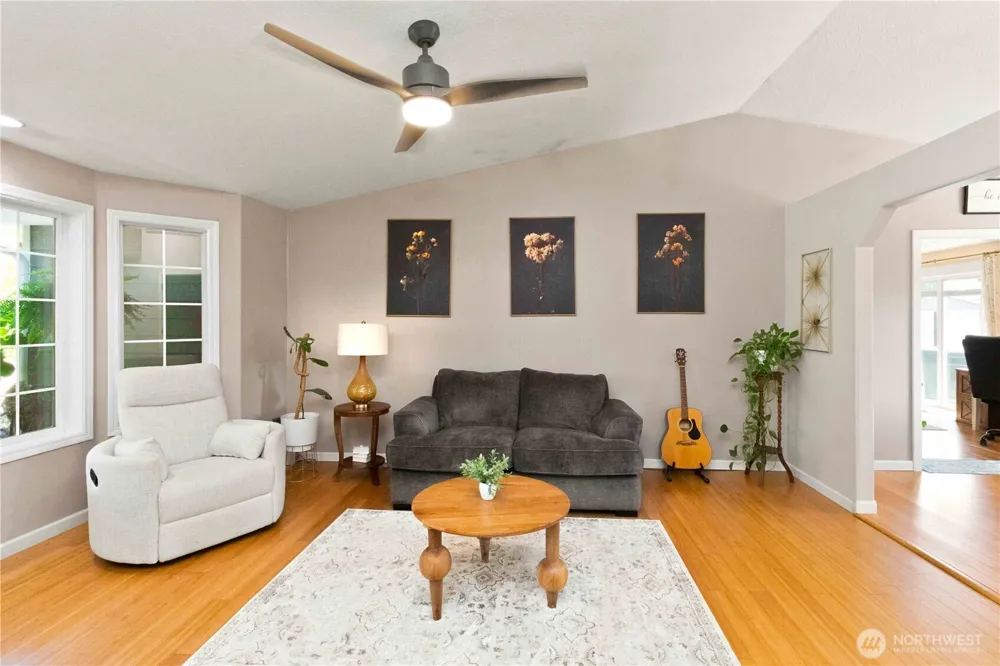 13 W Pine Lane Longview, WA 98632