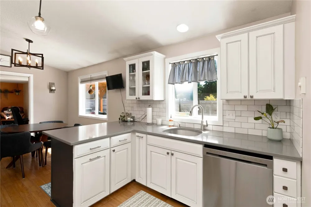 13 W Pine Lane Longview, WA 98632