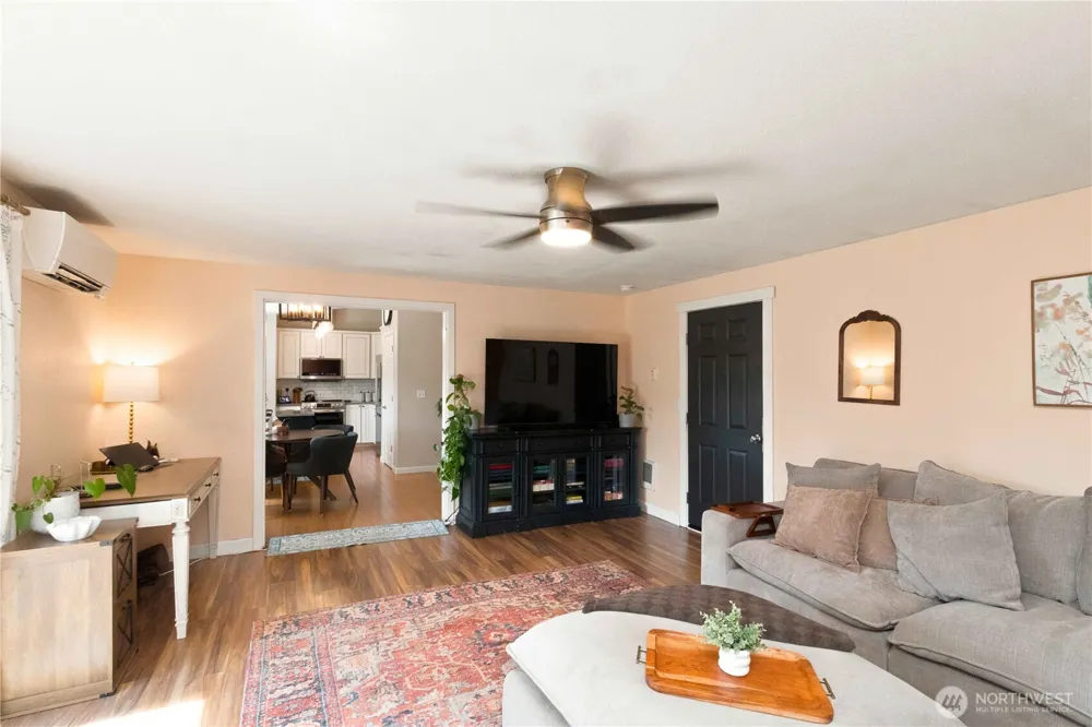 13 W Pine Lane Longview, WA 98632