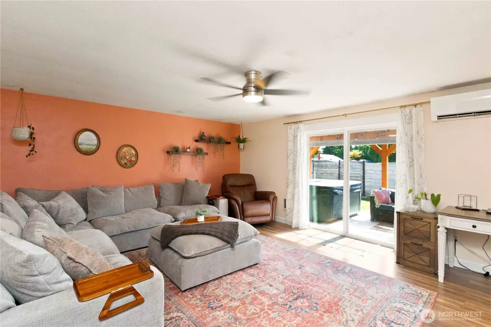 13 W Pine Lane Longview, WA 98632