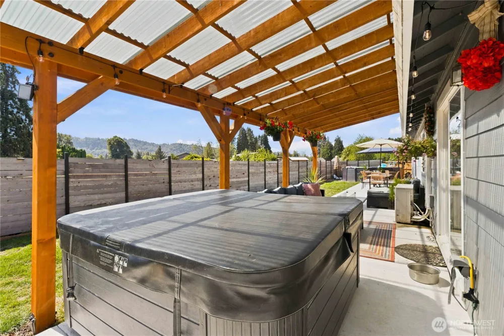 13 W Pine Lane Longview, WA 98632