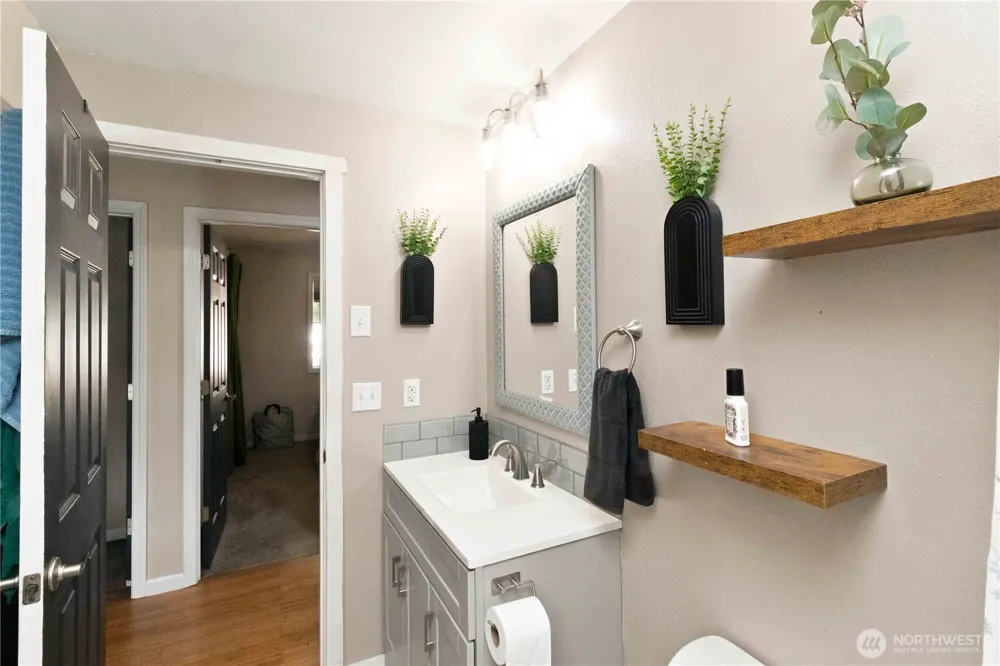 13 W Pine Lane Longview, WA 98632