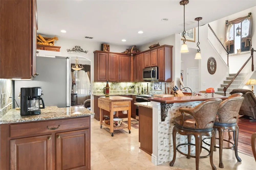 393 LAKE AMBERLEIGH DRIVE Winter Garden, FL 34787