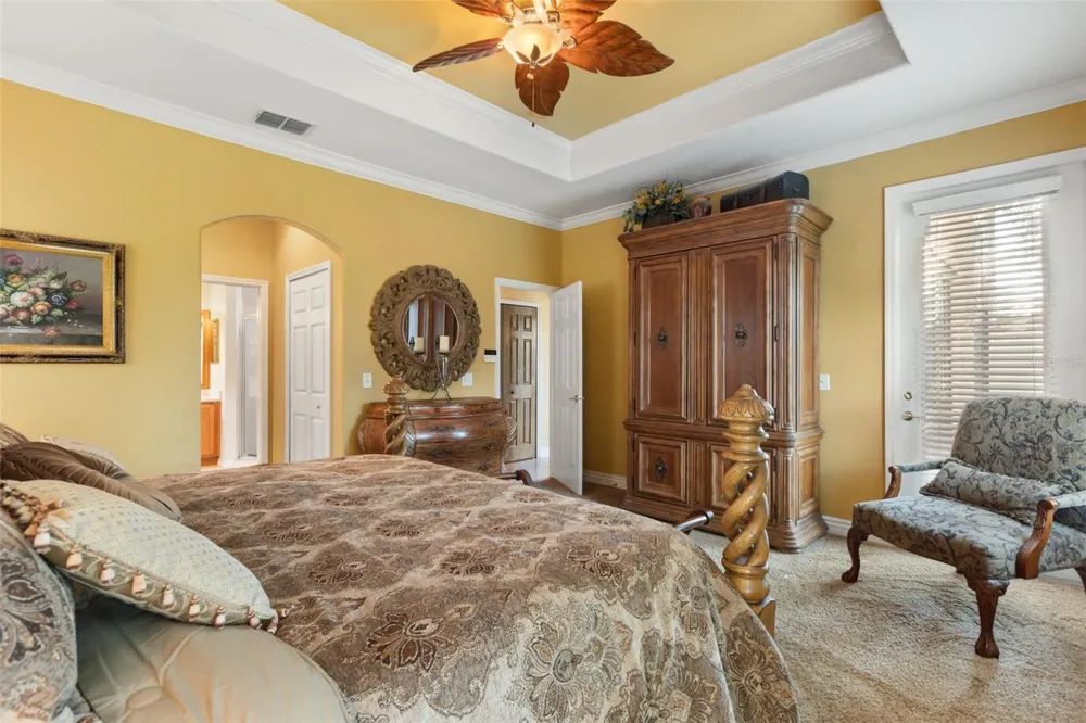 393 LAKE AMBERLEIGH DRIVE Winter Garden, FL 34787