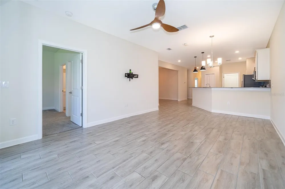 1173 TRAPPERS TRAIL LOOP Champions Gate, FL 33896